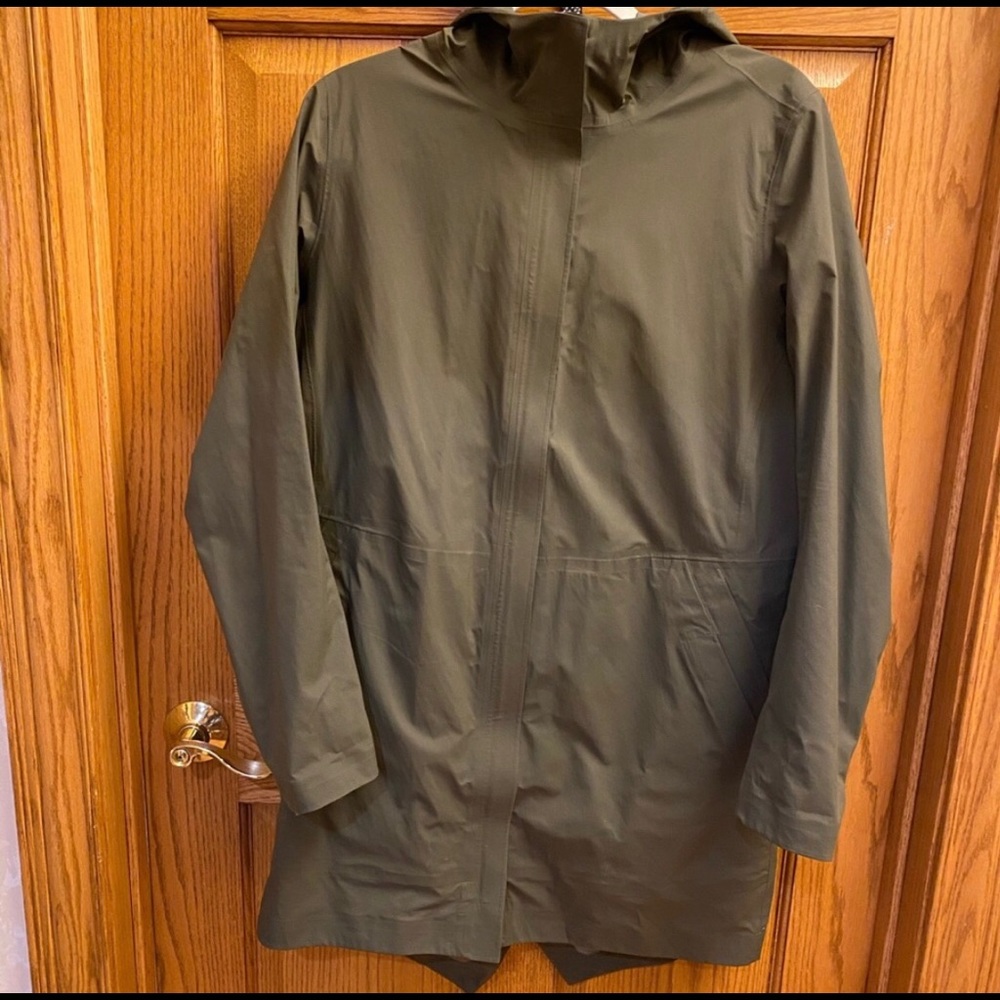 Lulu lemon like new wind/rain resistance jacket